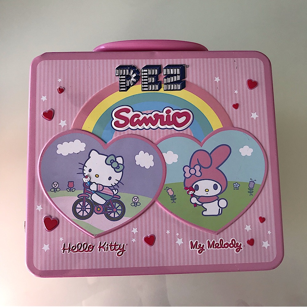 Pez hello kitty with metal lunch box